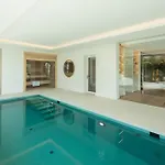 Azur, Nueva Andalucia,