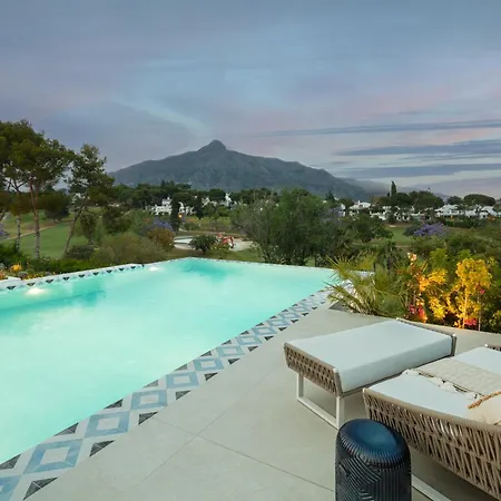 Βίλα Azur, Nueva Andalucia, *