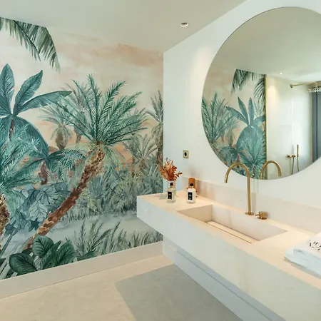 Azur, Nueva Andalucia,