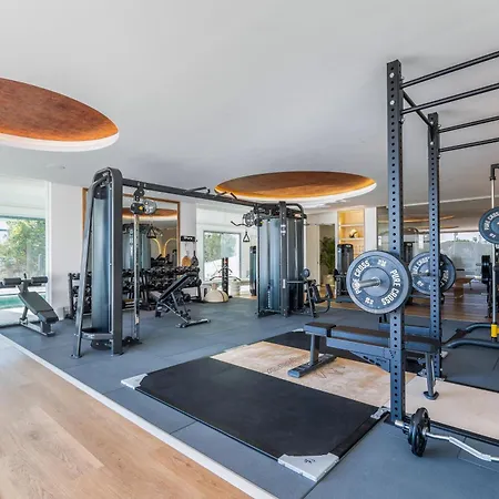 Azur, Nueva Andalucia,