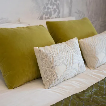 Azur, Nueva Andalucia,