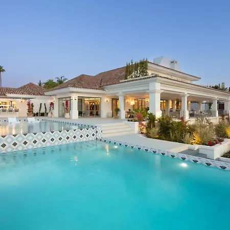 Villa Azur, Nueva Andalucia,