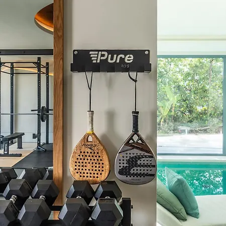 Azur, Nueva Andalucia,