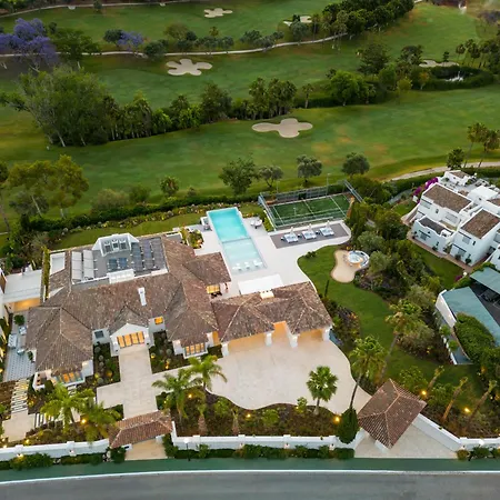 Villa Azur, Nueva Andalucia, *