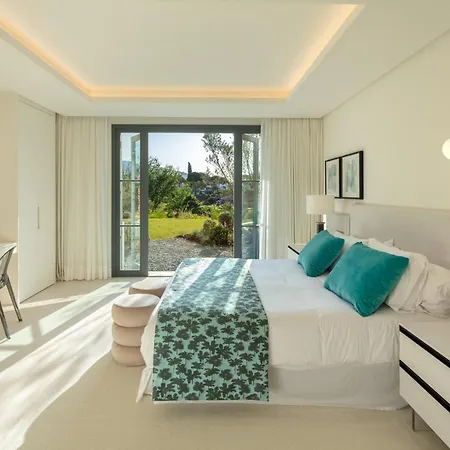 Villa Azur, Nueva Andalucia, *