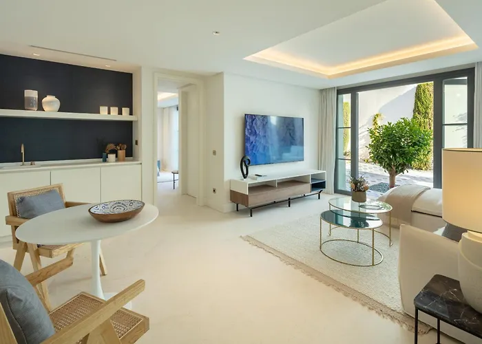 Vila Azur, Nueva Andalucia, *
