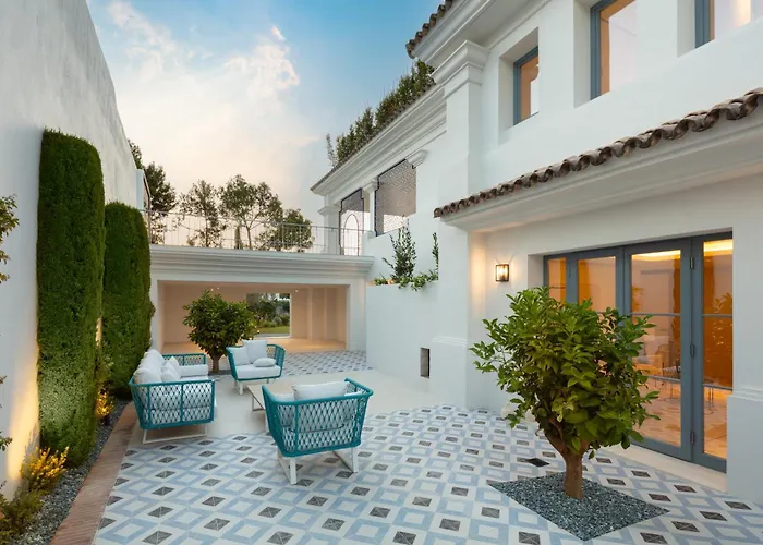 Villa Azur, Nueva Andalucia,
