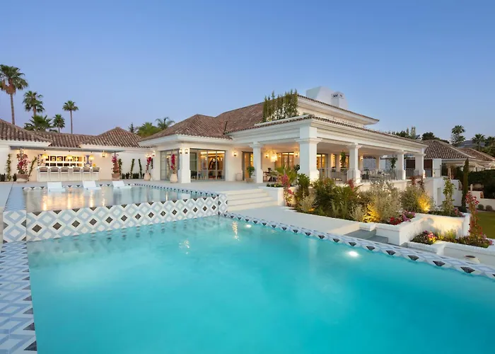 Villa Azur, Nueva Andalucia,