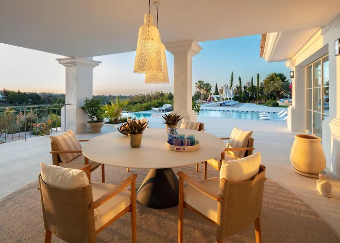 Villa Azur, Nueva Andalucia,