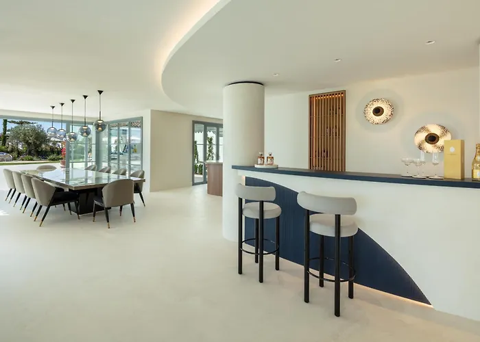 Villa Azur, Nueva Andalucia,