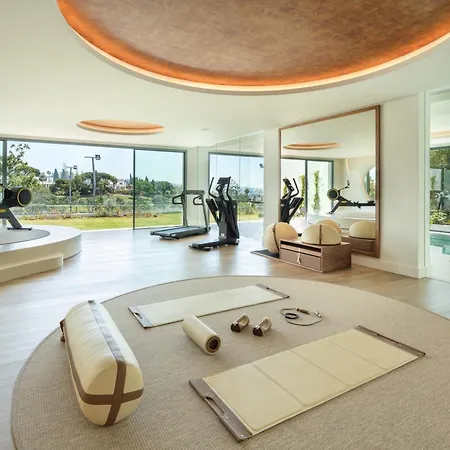 Azur, Nueva Andalucia,