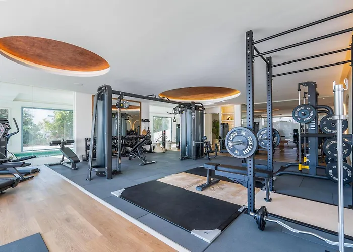 Azur, Nueva Andalucia,