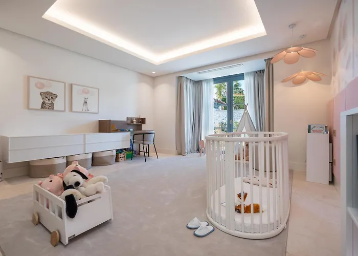 Villa Azur, Nueva Andalucia, *